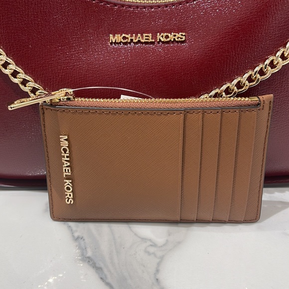 MICHAEL KORS
Jet Set Travel Medium Top Zip Leather Card Case Wallet 
Luggage
NWT - Picture 16 of 16